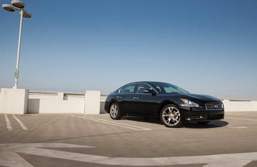  Nissan Maxima 2012 года  (фото 3 из 26)
